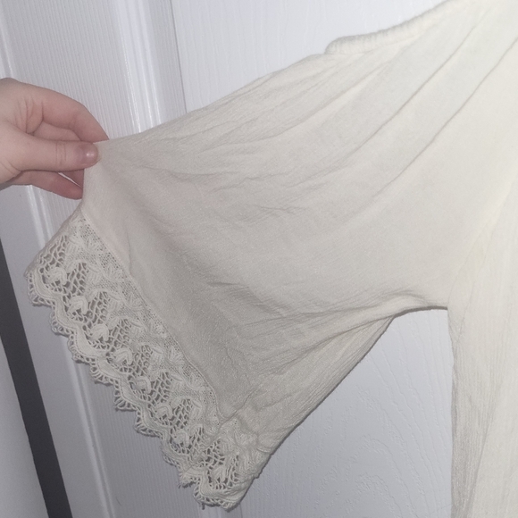 American Eagle Cream flowy boho off-shoulder top with crochet detail - Picture 2 of 5
